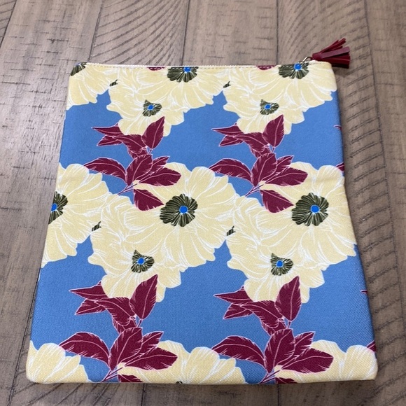 RACHEL PALLY FLORAL FOLDABLE CLUTCH - Picture 2 of 7